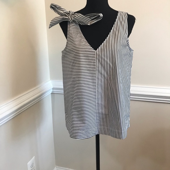 Vineyard Vines Tops - NWT Vineyard Vines Soirée Stripe Bow Top Size S